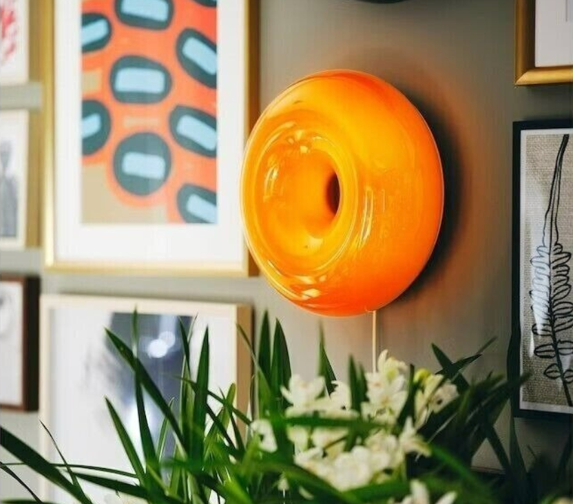 Moderne bordlampe — sort skærm, industrielt design