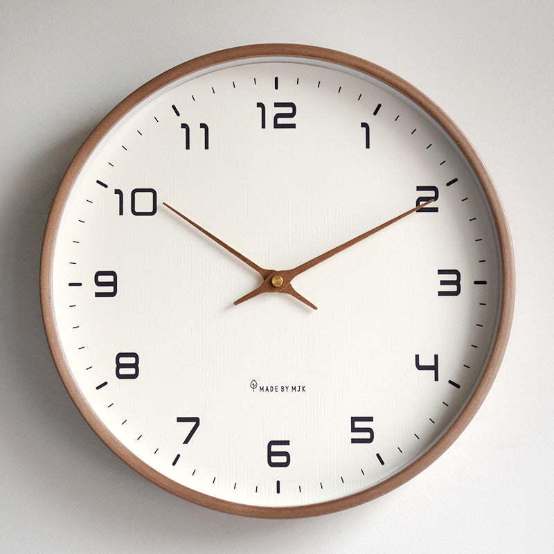 Scandinavische houten wandklok — stil quartzuurwerk, Ø25/30 cm