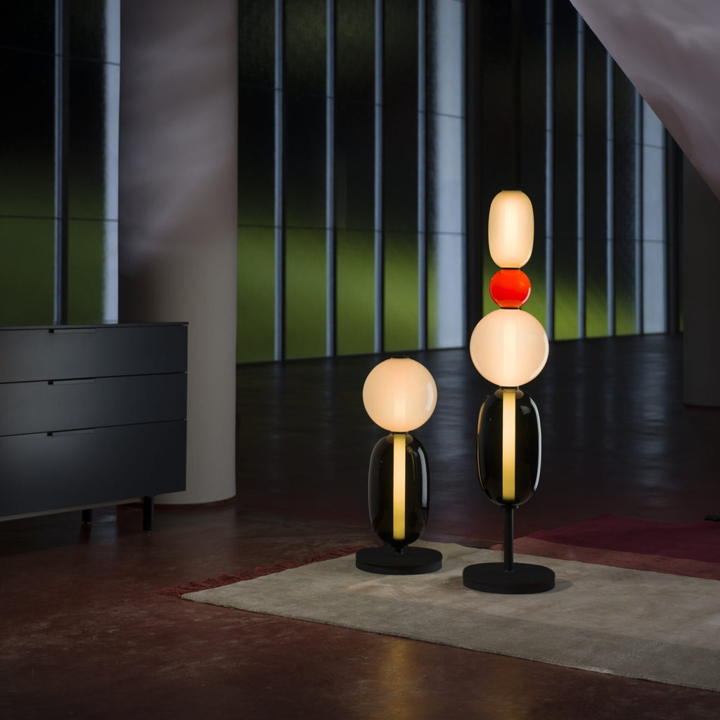 Handgeblasene Glas-Stehlampe mit schwarzem Standfuß