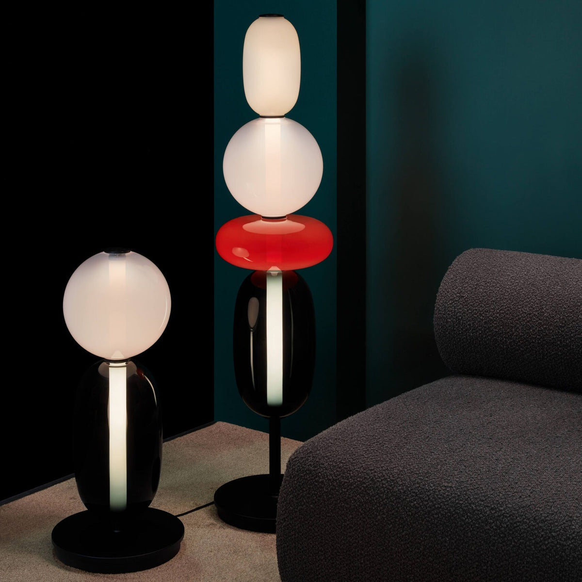 Handgeblasene Glas-Stehlampe mit schwarzem Standfuß