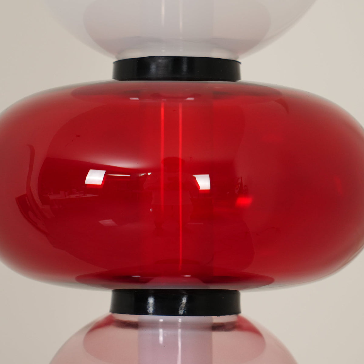 LED-golvlampa i glas, 130 eller 160 cm, röd vit svart