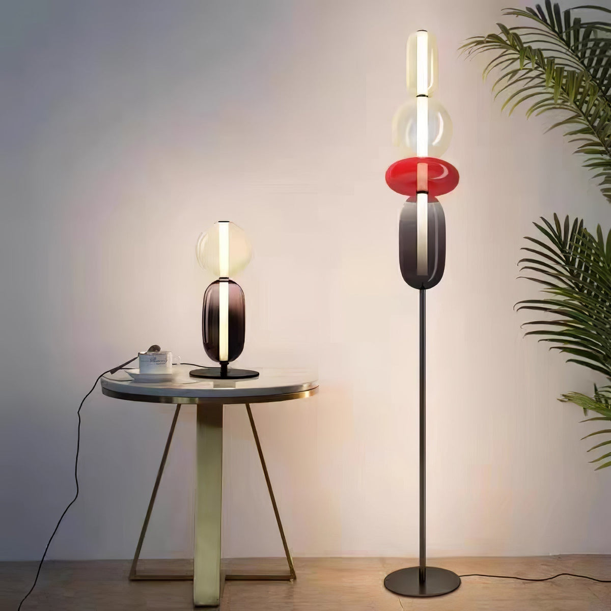 LED-golvlampa i glas, 130 eller 160 cm, röd vit svart