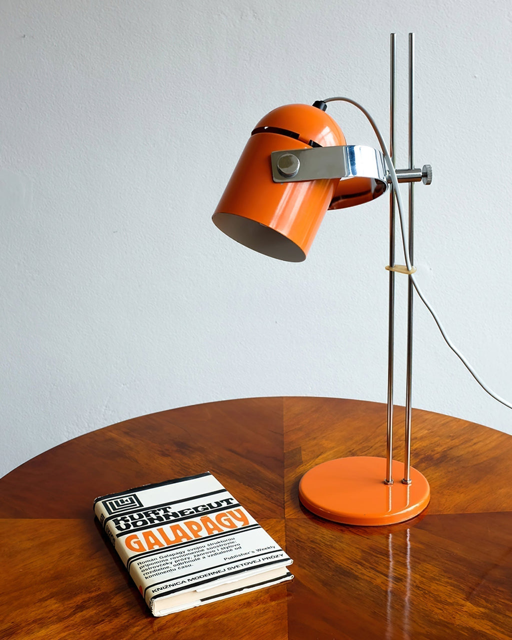 Aureli Height-Adjustable Table Lamp – Warm Ambient Glow