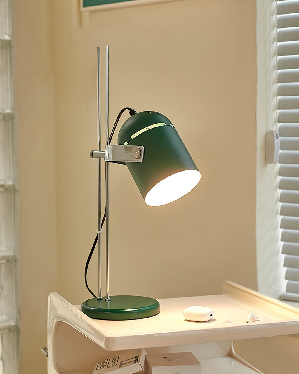 Aureli Height-Adjustable Table Lamp – Warm Ambient Glow