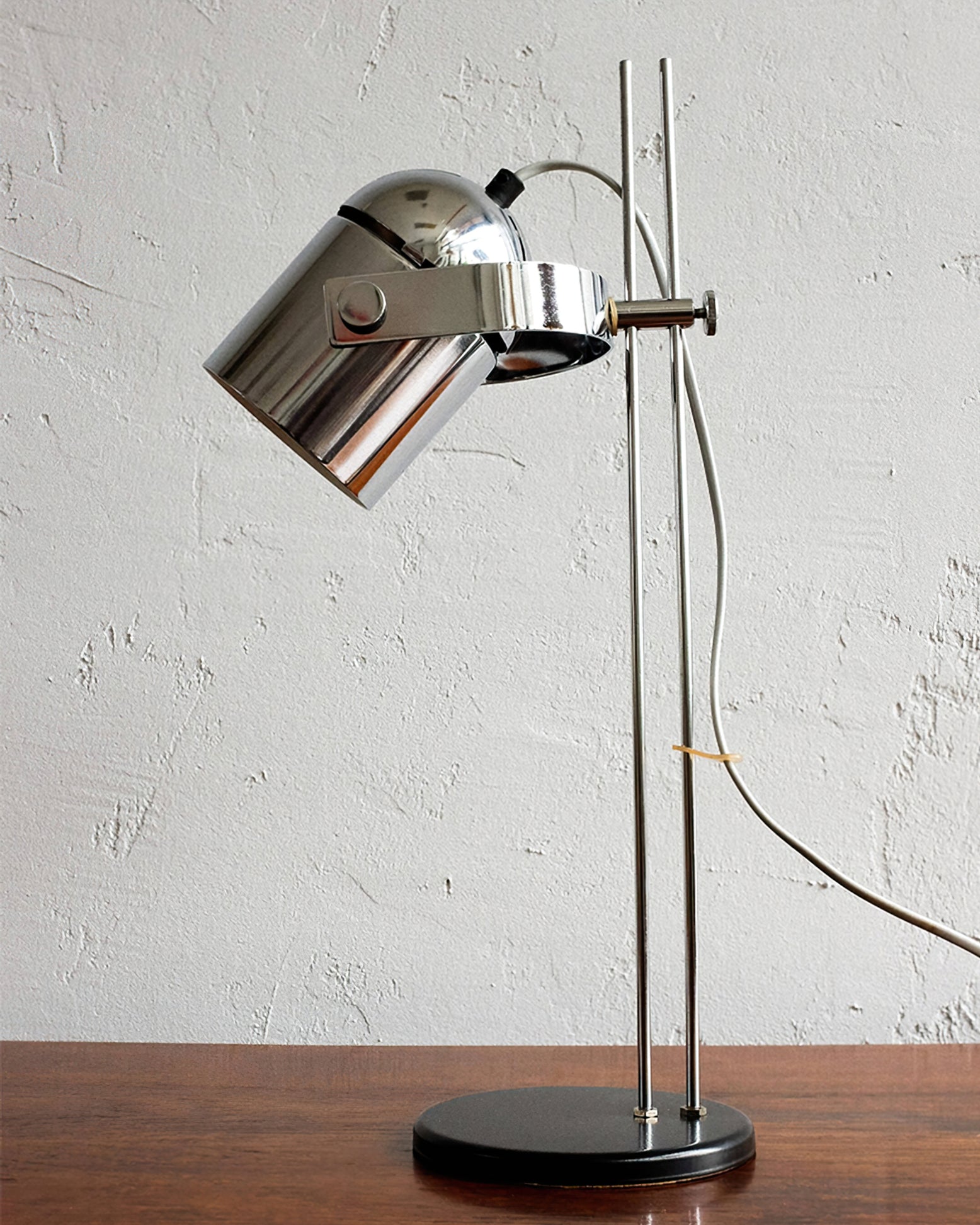 Aureli Height-Adjustable Table Lamp – Warm Ambient Glow