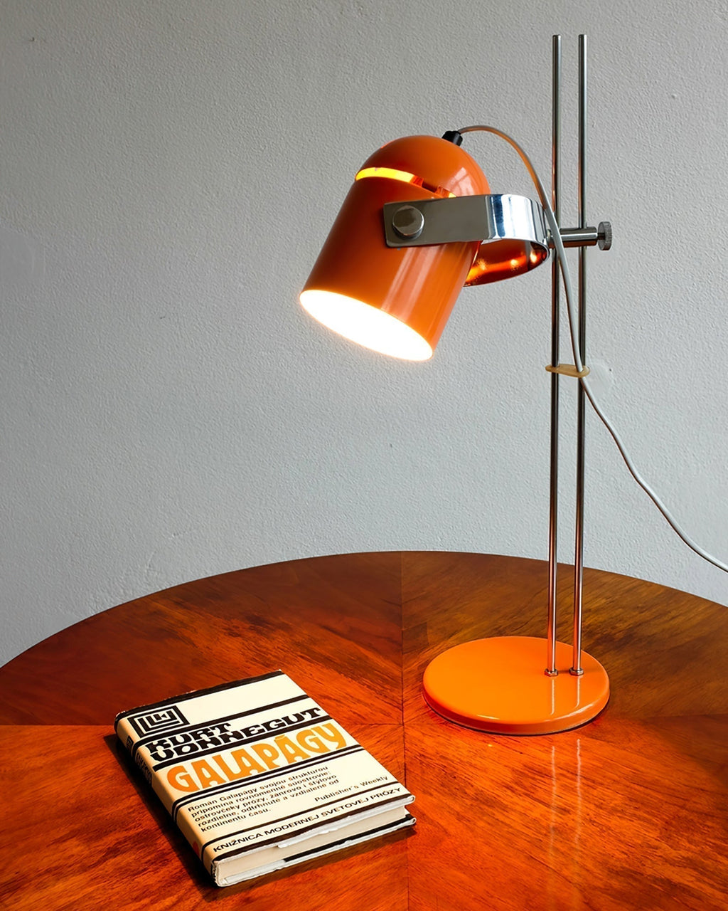 Aureli Height-Adjustable Table Lamp – Warm Ambient Glow