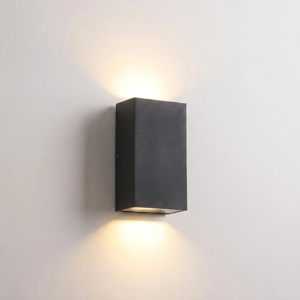 Modern Outdoor Wall Lamp -  Illuminating Dark Pathways - Wildoxy