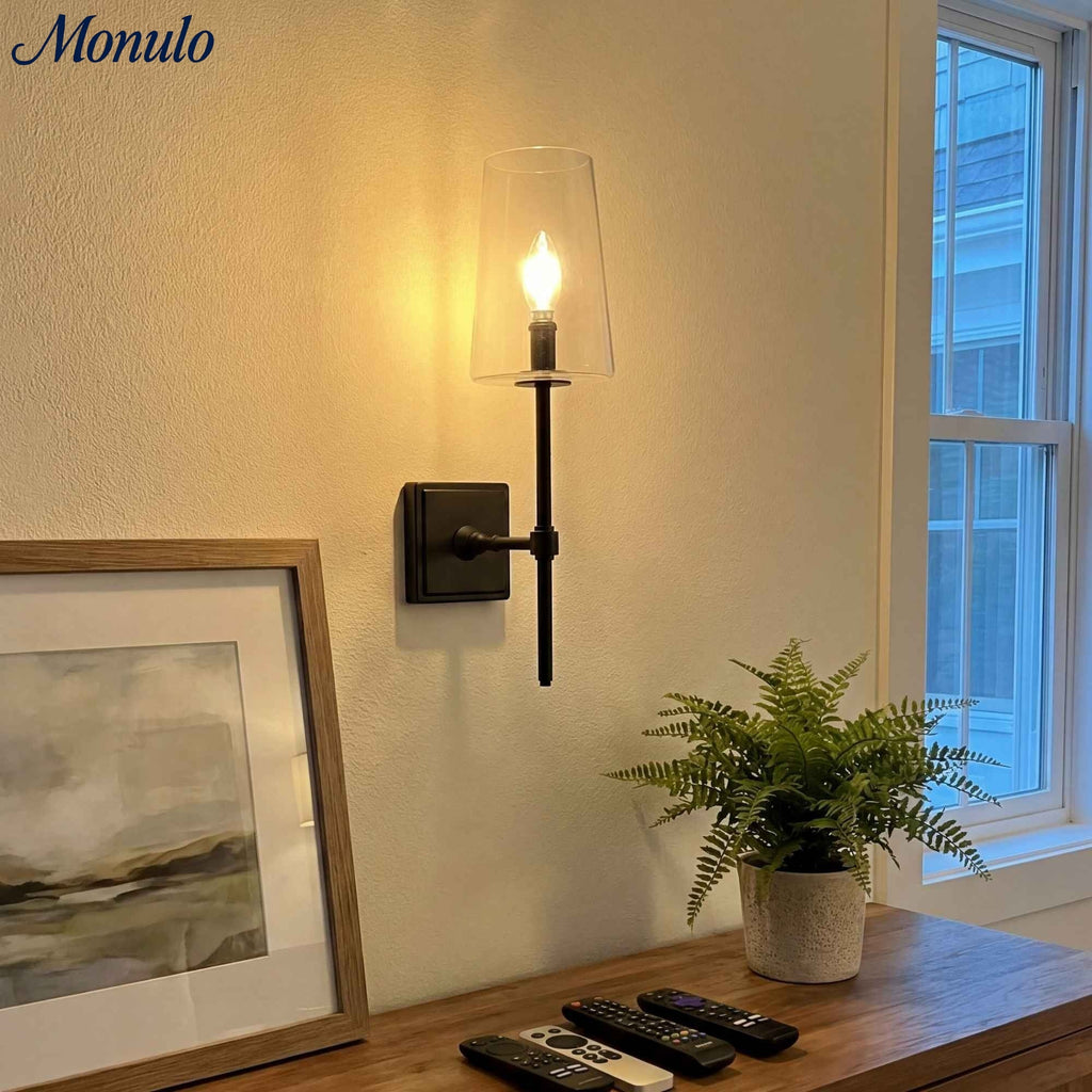 Wandlamp van helder glas — configuratie van één tot drie lampen