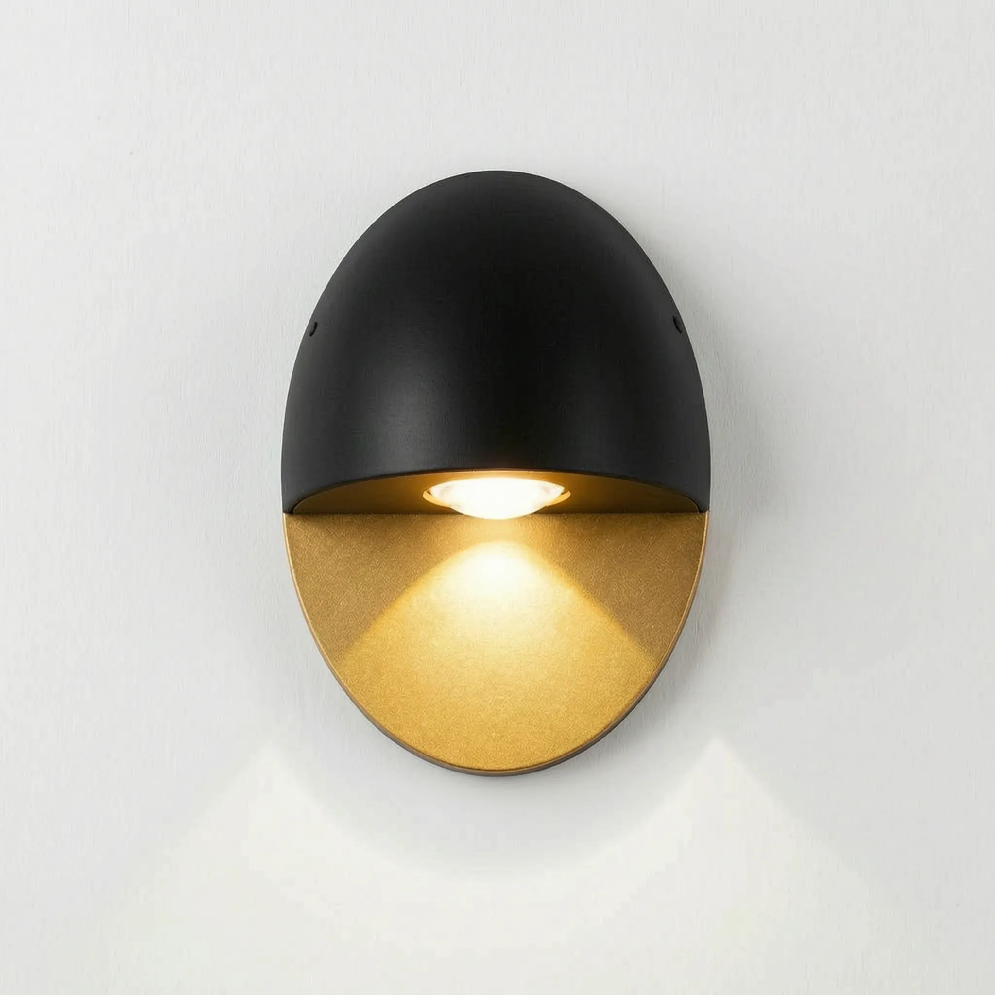 Minimalist Oval Wall Light -  Illuminating Exterior Walls - Wildoxy