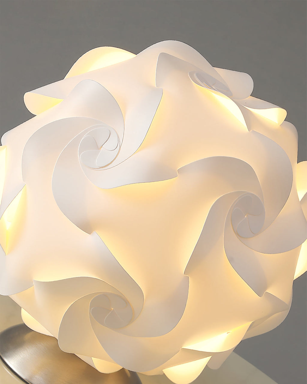 LioraBloom Table Lamp — Floral Accent, Warm Light