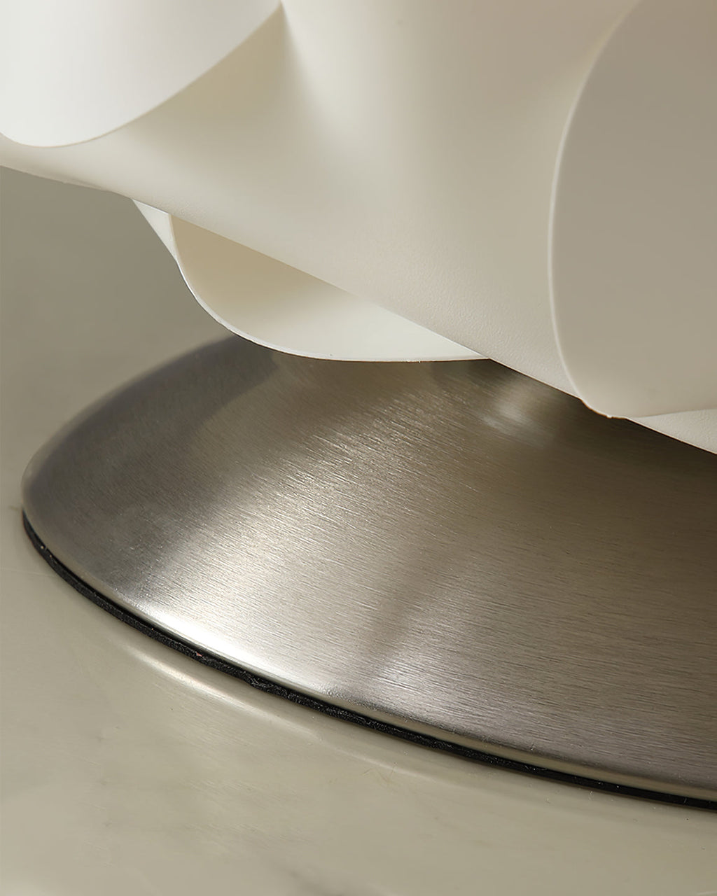 LioraBloom Table Lamp — Floral Accent, Warm Light