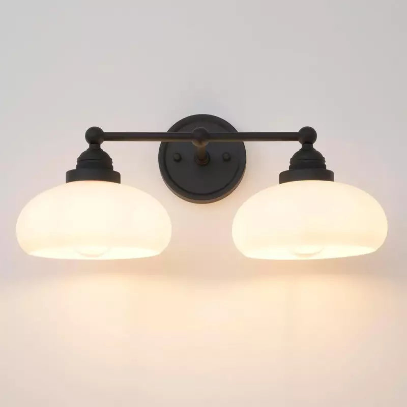 Lampada da parete vintage — Luce industriale in vetro bianco latte