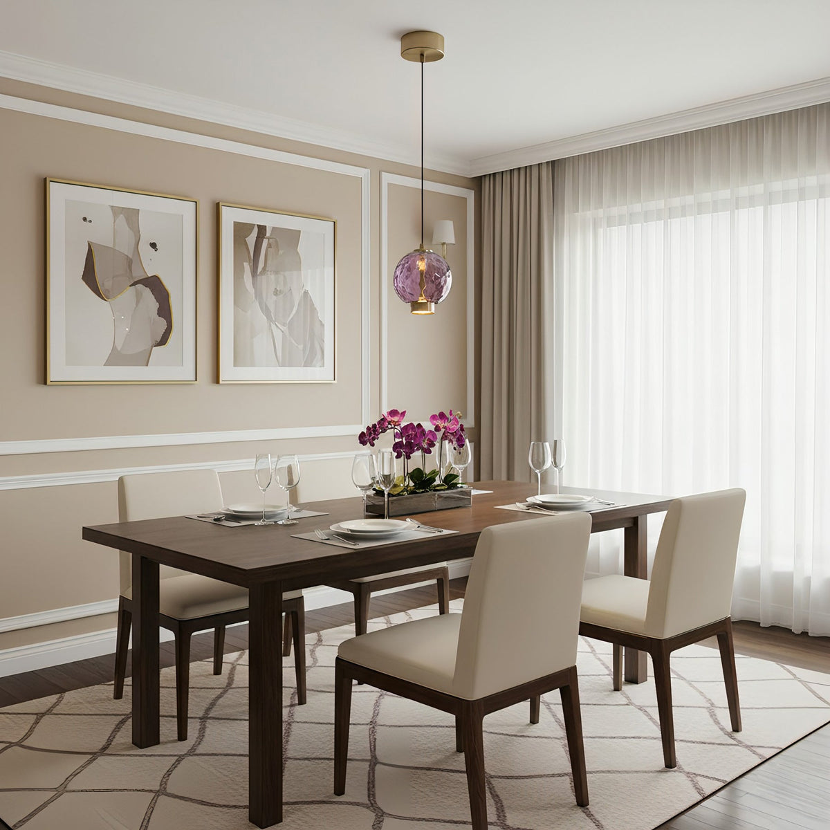 Pendelleuchte mit farbigem Glaskugel-Schirm — modernes Design