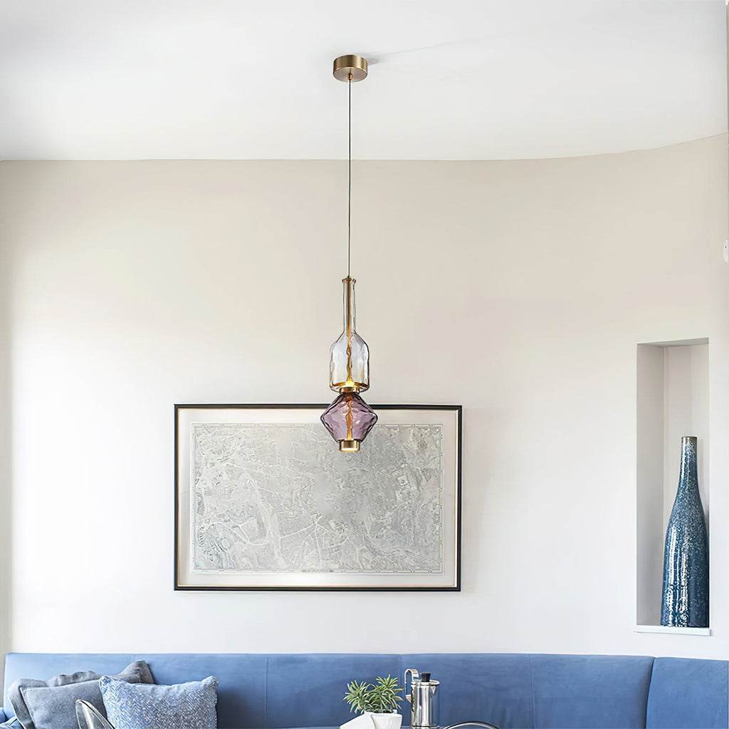 Pendelleuchte mit farbigem Glaskugel-Schirm — modernes Design