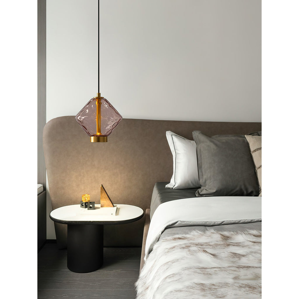 Pendelleuchte mit farbigem Glaskugel-Schirm — modernes Design