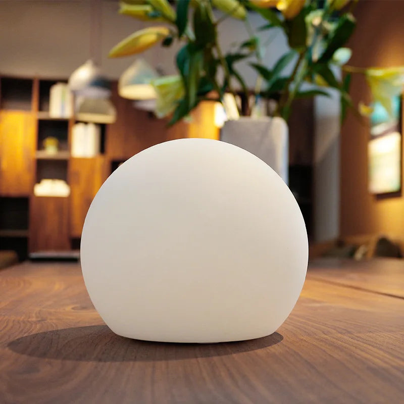 Ladattava pallolamppu - kaukosäädin, 16 väriä, 10 tunnin akku