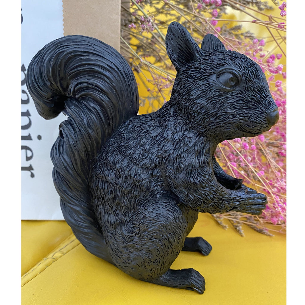 SylvanGlow Squirrel Table Lamp — Nordic-Inspired Design, Warm LED Glow