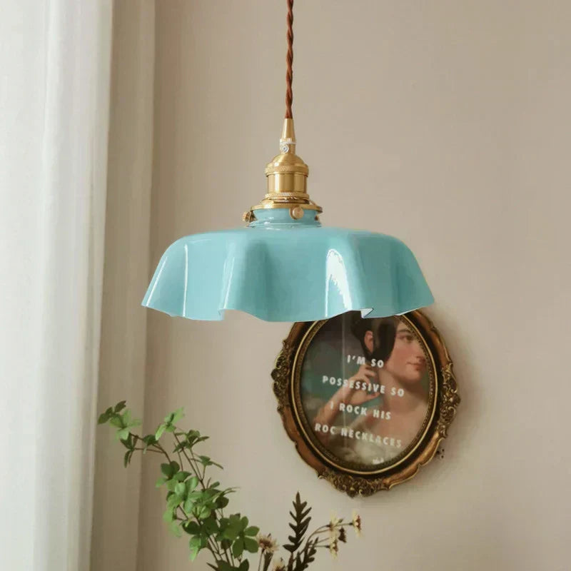 Solara pendellampe i messing — polert finish, raffinert silhuett