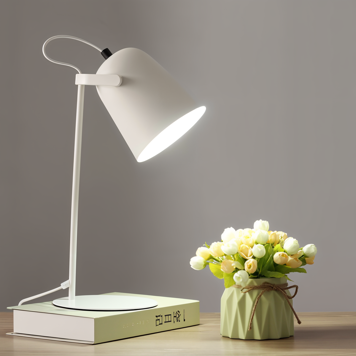 Macaron-skrivebordslampe — justerbar arm, skandinavisk stil