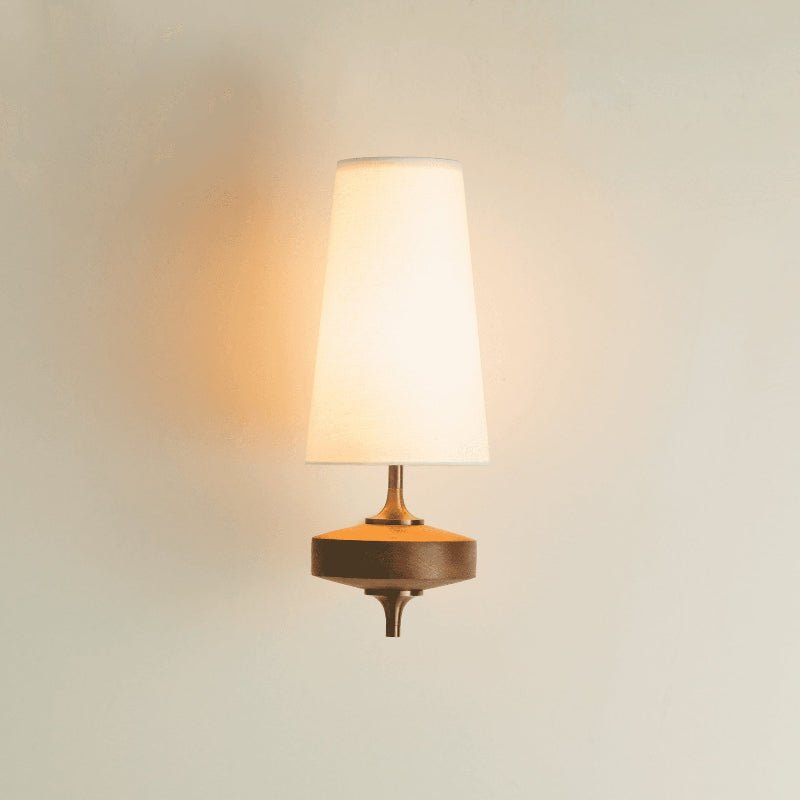 Aplique de pared vintage — brazo de madera, pantalla de tela, E12/E14