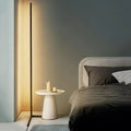 142 cm LED-gulvlampe i aluminium — dæmpbar med fjernbetjening