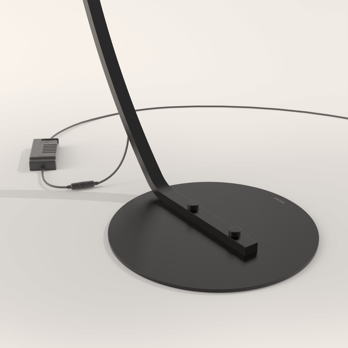 Gulvlampe med bue, 170cm — dæmpbar LED, sort og hvid