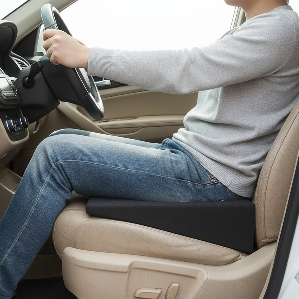 Polštářek na autosedadlo řidiče NovaCush z paměťové pěny — prémiový tvar