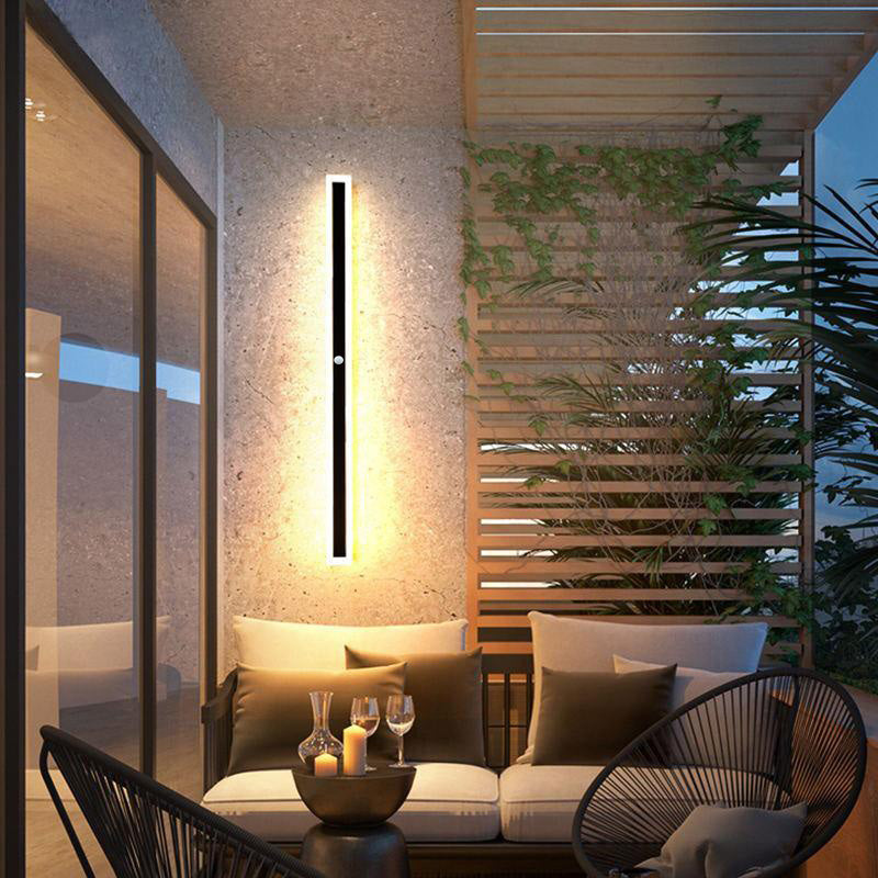 Lineare LED-Außenwandleuchte - schwarzes Acryl, IP65, dimmbar