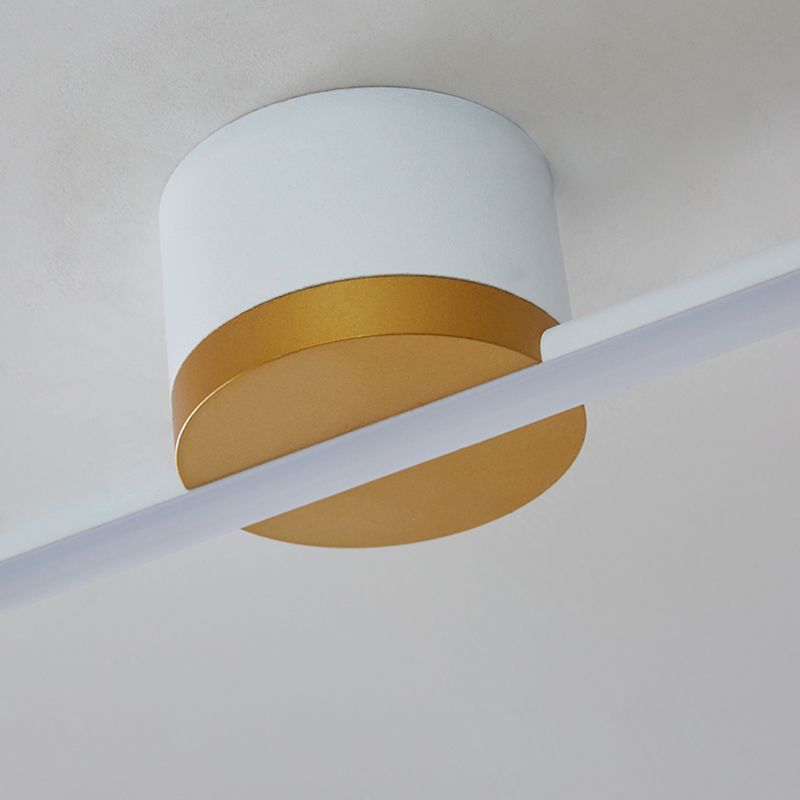 Strakke lineaire plafondlamp van 24 inch - opbouwmontage, slank metalen frame, geïntegreerde led