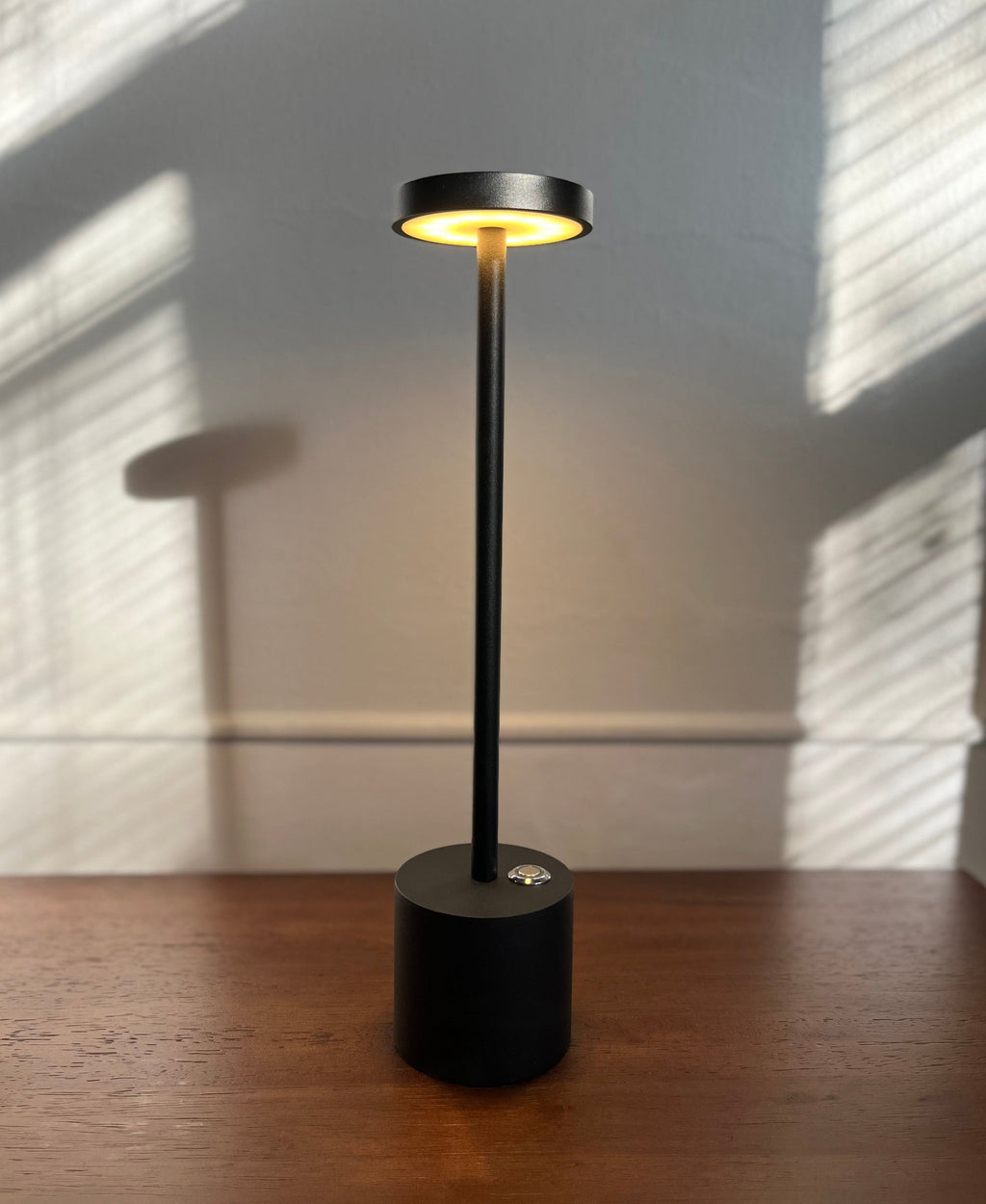 Bezprzewodowa, ładowalna lampa aluminiowa LED — z funkcją ściemniania, IP54