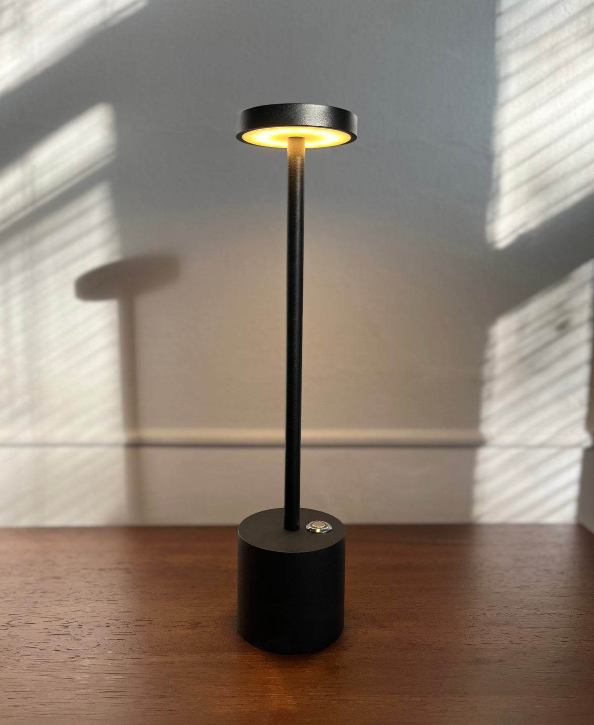Bezprzewodowa, ładowalna lampa aluminiowa LED — z funkcją ściemniania, IP54