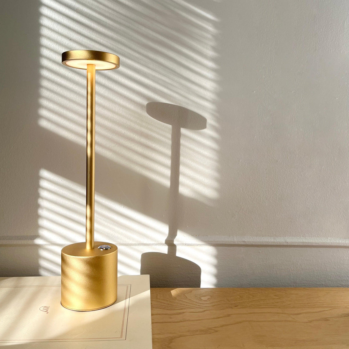 Bezprzewodowa, ładowalna lampa aluminiowa LED — z funkcją ściemniania, IP54