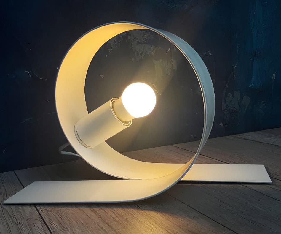 Aurell Minimalist White Metal Table Lamp — Slim Silhouette, Clean Lines & Restrained Profile