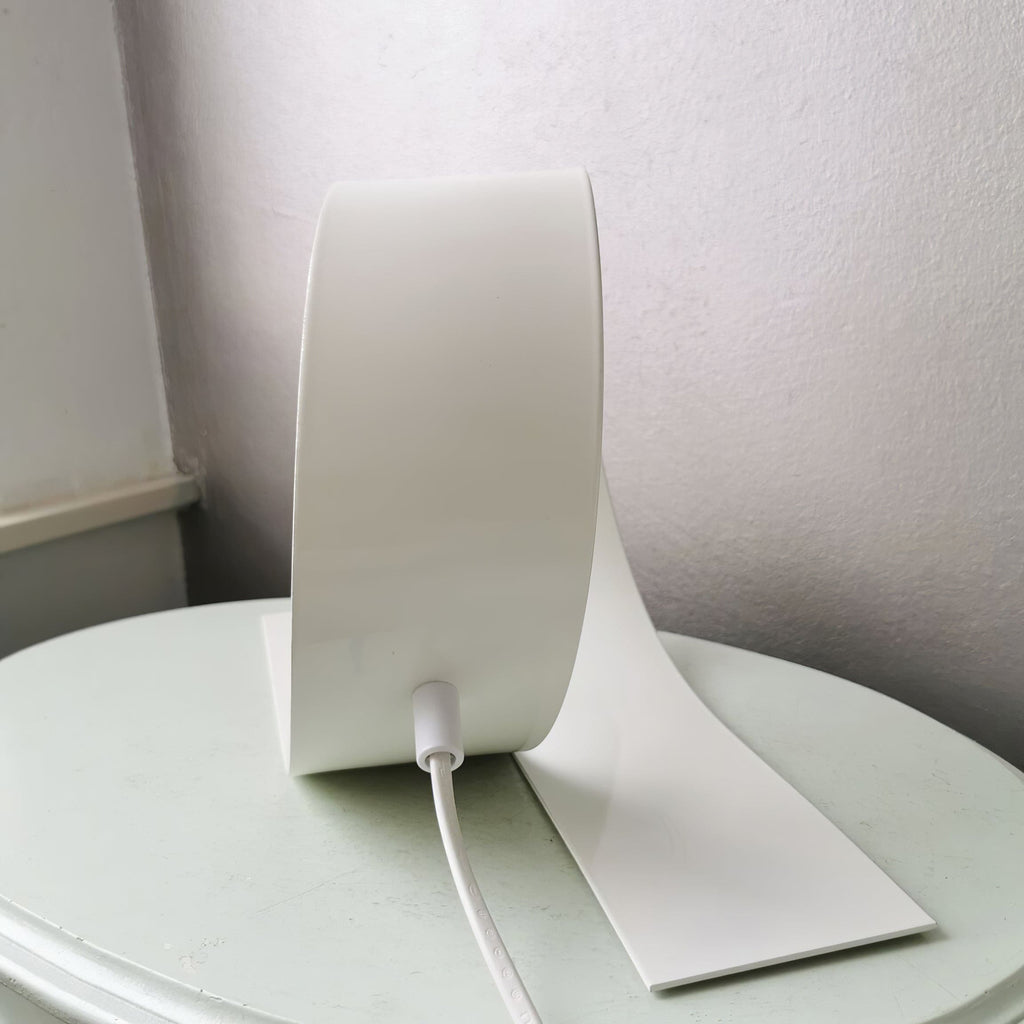Aurell Minimalist White Metal Table Lamp — Slim Silhouette, Clean Lines & Restrained Profile