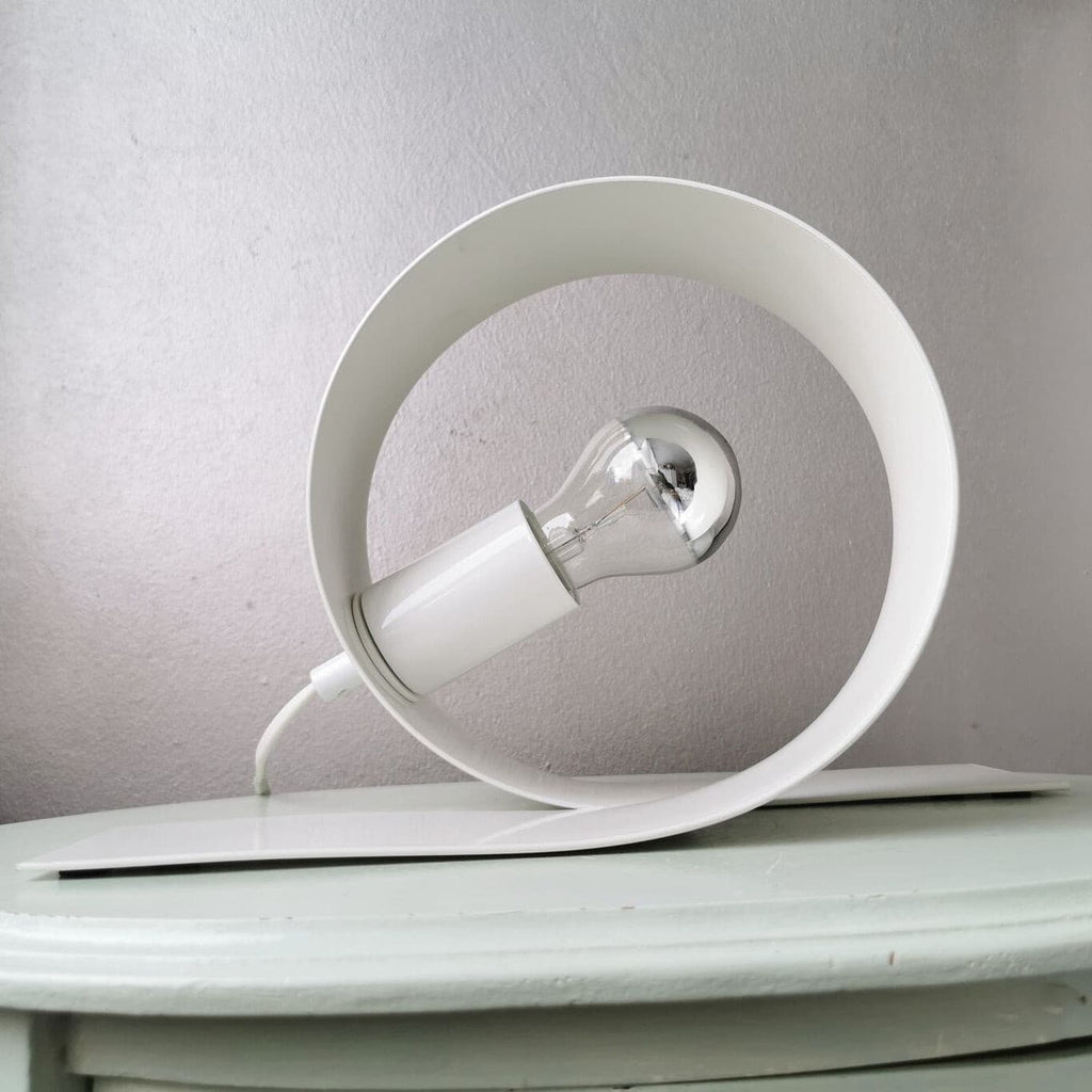 Aurell Minimalist White Metal Table Lamp — Slim Silhouette, Clean Lines & Restrained Profile