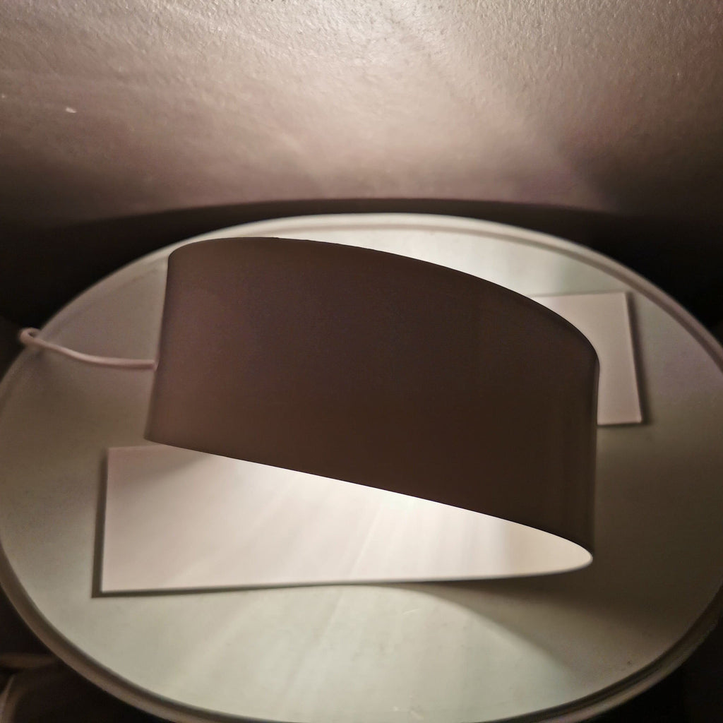 Aurell Minimalist White Metal Table Lamp — Slim Silhouette, Clean Lines & Restrained Profile
