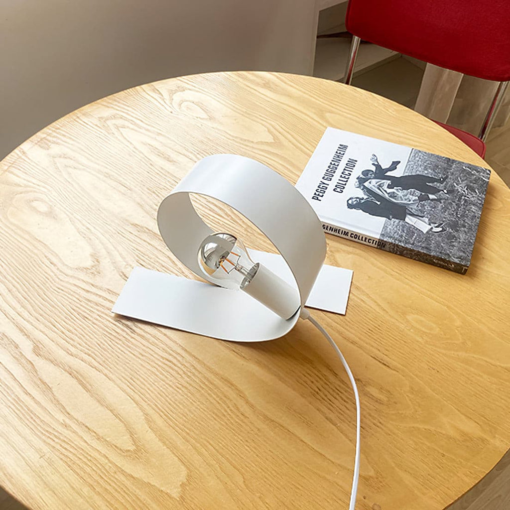 Aurell Minimalist White Metal Table Lamp — Slim Silhouette, Clean Lines & Restrained Profile