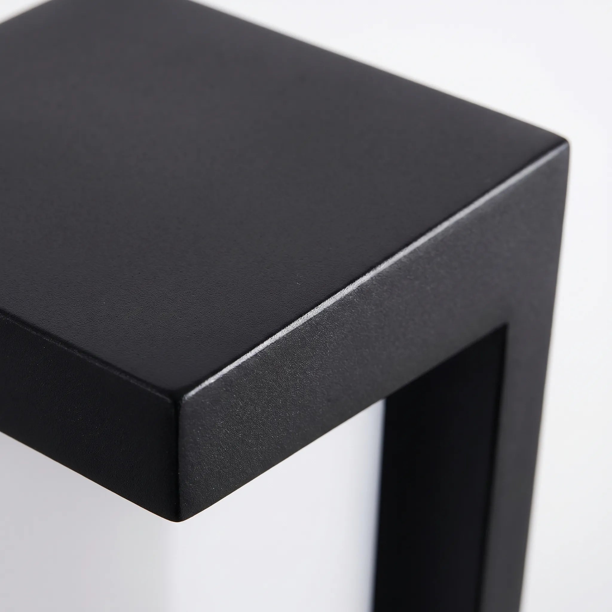 Modern Outdoor Wall Light -  Navigating Outdoor Paths - Wildoxy