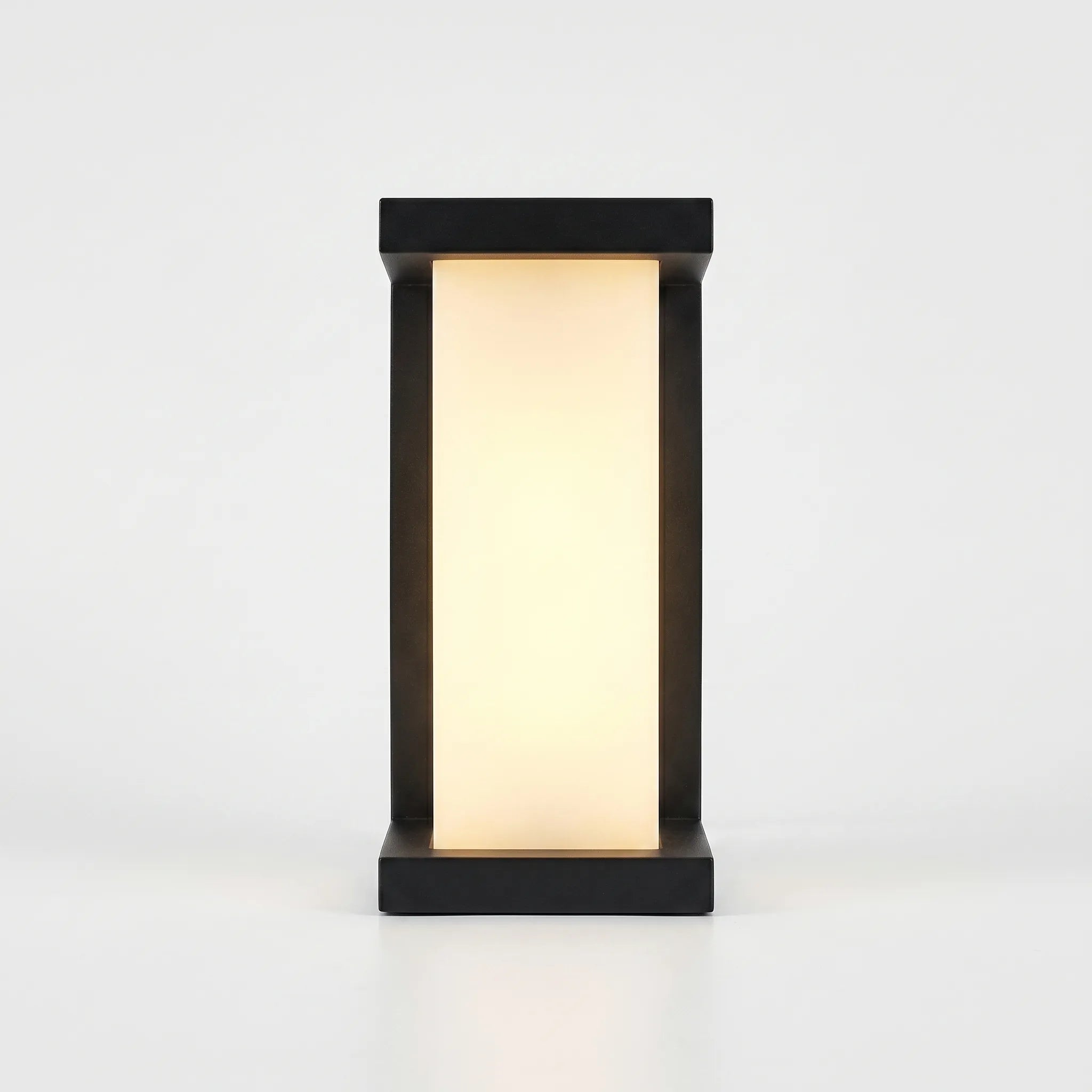 Modern Outdoor Wall Light -  Navigating Outdoor Paths - Wildoxy