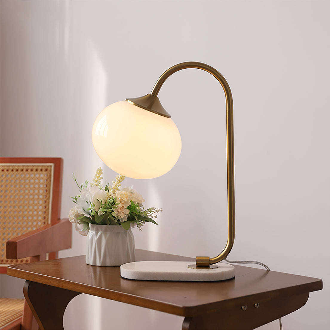 LumiPuff Marshmallow-Inspired Table Lamp — Soft Pink Glass Shades