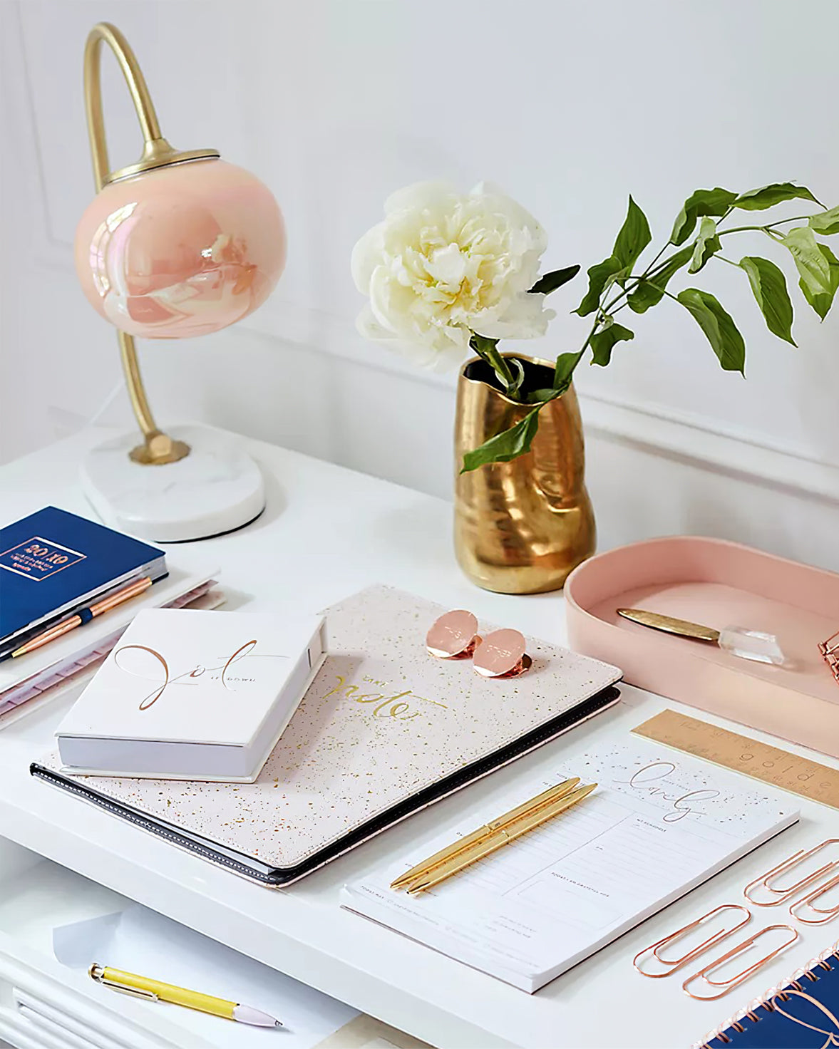 LumiPuff Marshmallow-Inspired Table Lamp — Soft Pink Glass Shades