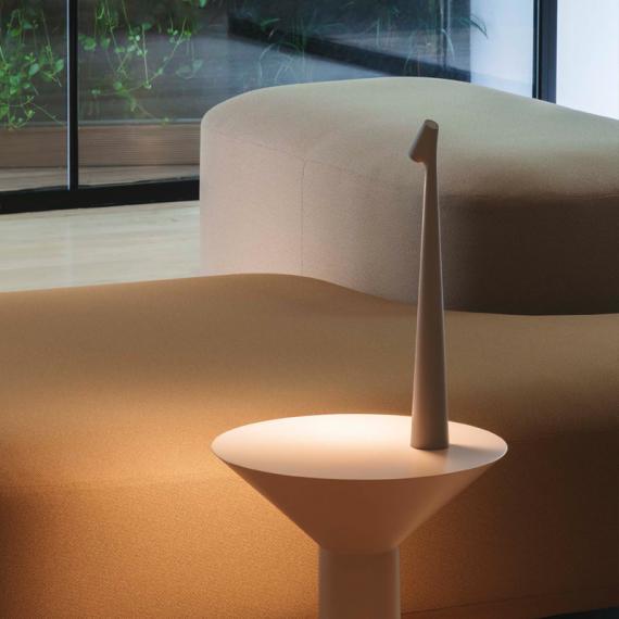 Lampă de masă LED cu intensitate reglabilă — Finisaj elegant, lumină caldă