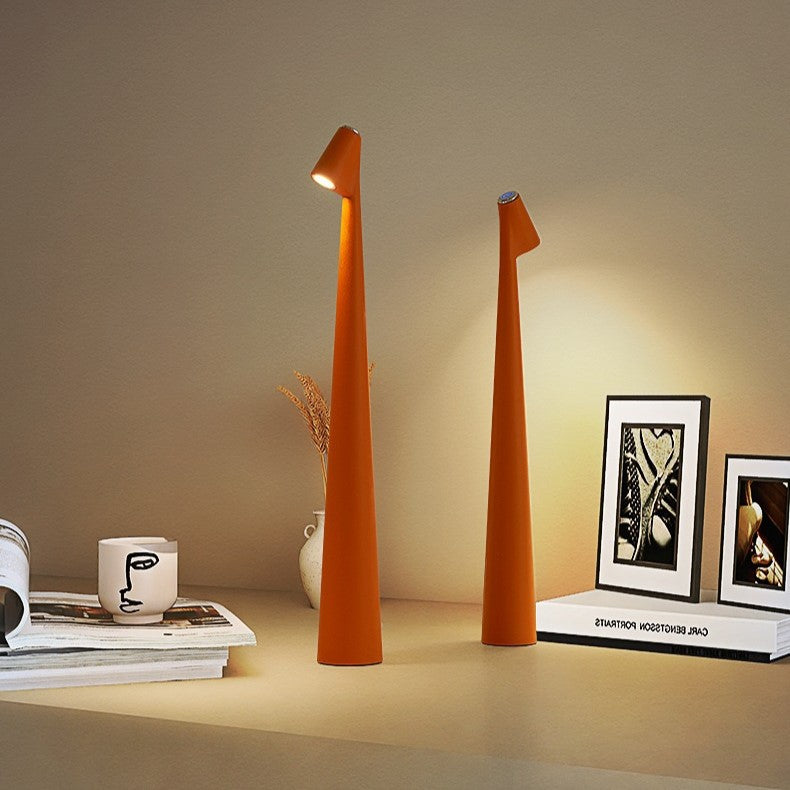 Lampă de masă LED cu intensitate reglabilă — Finisaj elegant, lumină caldă