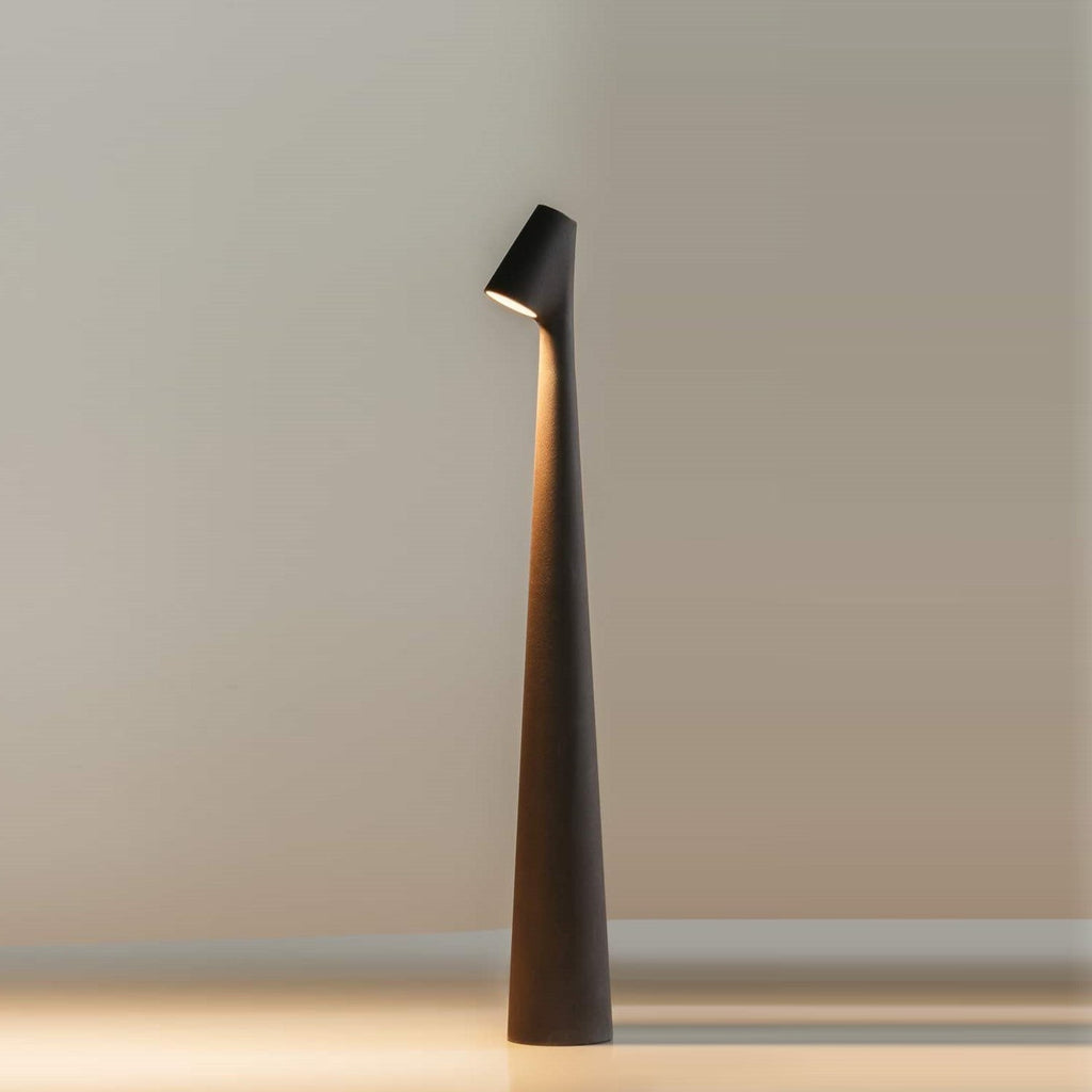 Lampă de masă LED cu intensitate reglabilă — Finisaj elegant, lumină caldă