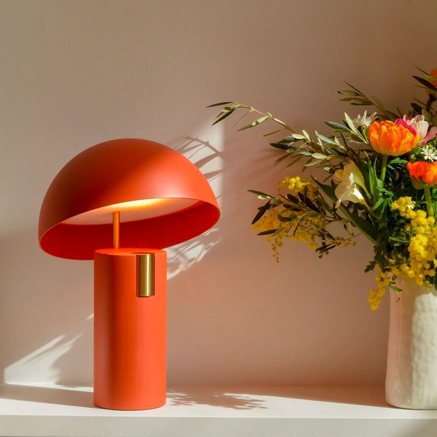 Minimalist Table Lamp — Sculpted Curved Arm, Open Bulb, Black and Gold