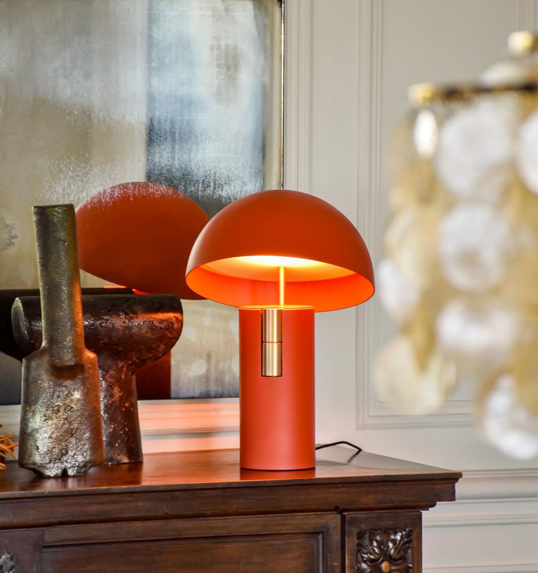 Minimalist Table Lamp — Sculpted Curved Arm, Open Bulb, Black and Gold