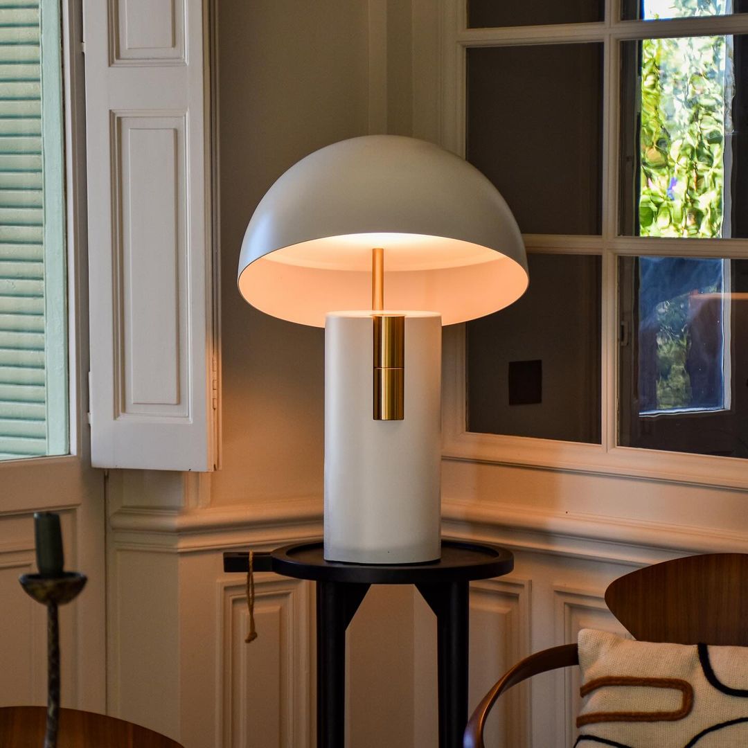 Minimalist Table Lamp — Sculpted Curved Arm, Open Bulb, Black and Gold