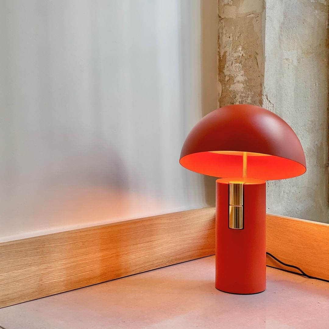 Minimalist Table Lamp — Sculpted Curved Arm, Open Bulb, Black and Gold