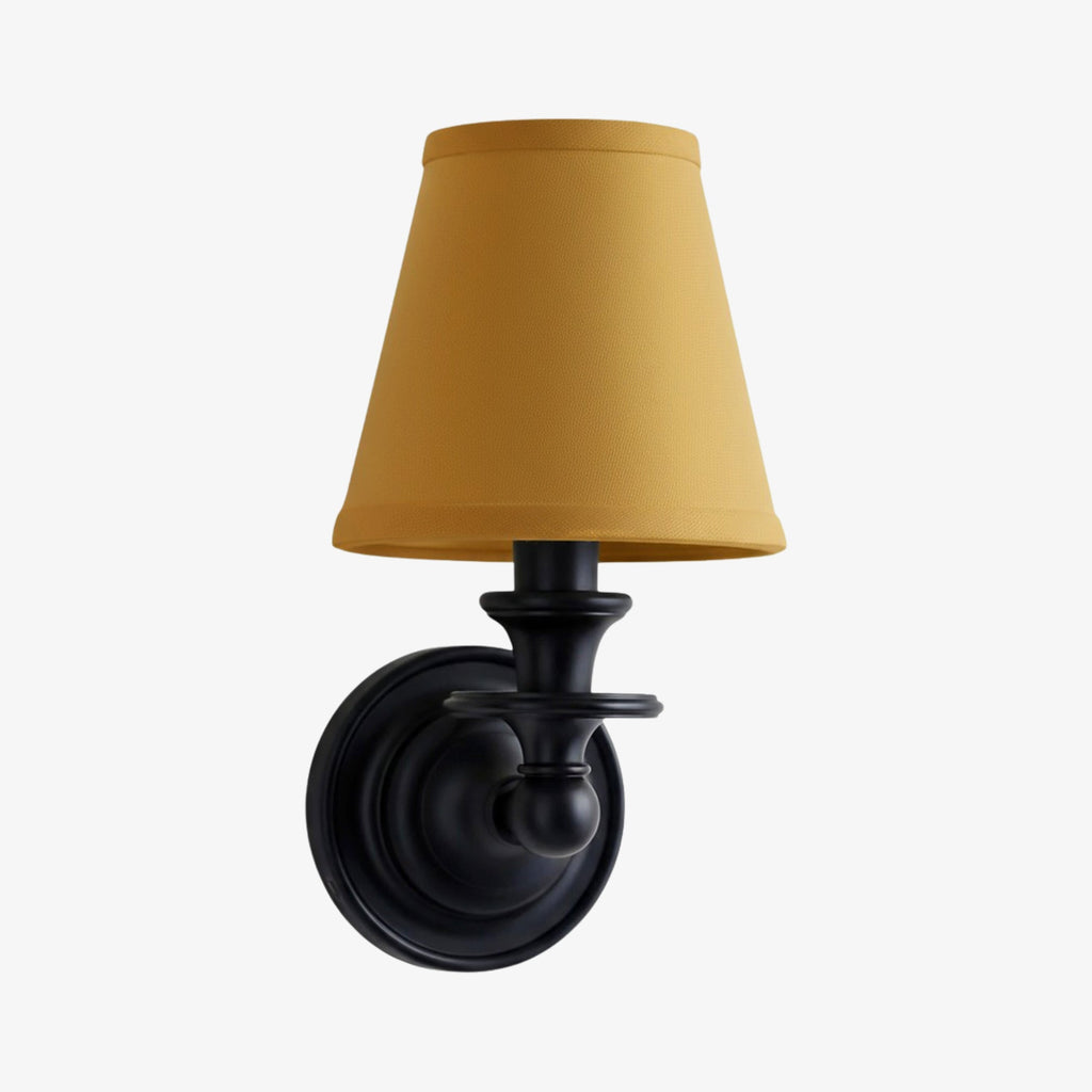 Vägglampa i smidesjärn — tygskärm, svanhalsarm