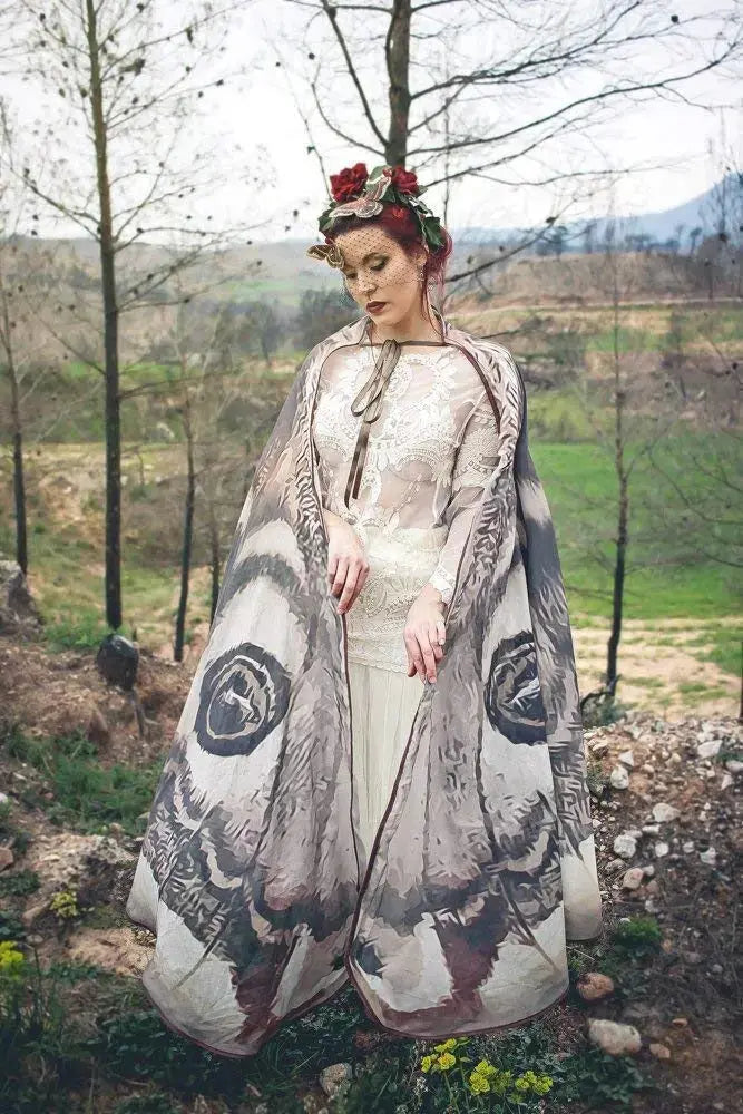 Grijze mottenvleugelcape – elegante kostuumomslag